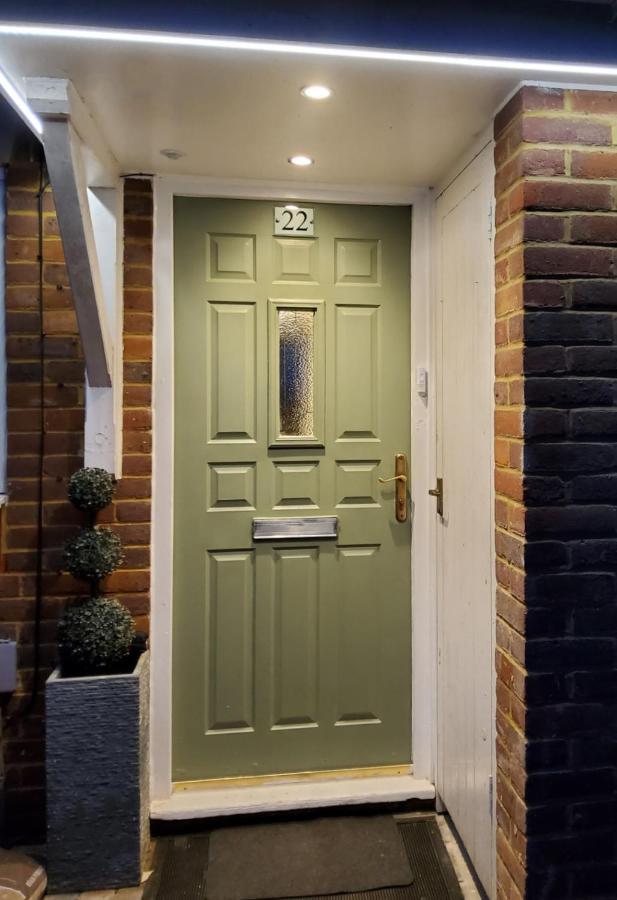Air Conditioned Modern Double Bed Room With Private Attached Bathroom - Free Parking - Near London Heathrow Airport & Southall Broadway Luaran gambar