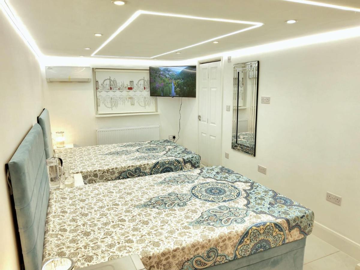 Air Conditioned Modern Double Bed Room With Private Attached Bathroom - Free Parking - Near London Heathrow Airport & Southall Broadway Luaran gambar