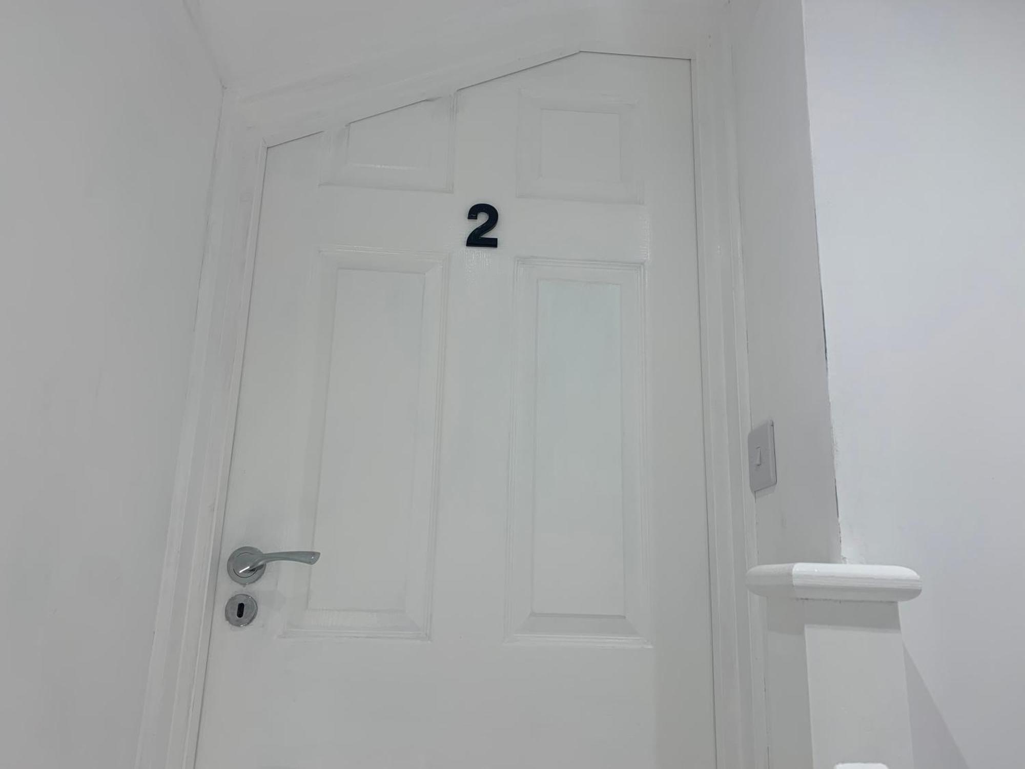 Air Conditioned Modern Double Bed Room With Private Attached Bathroom - Free Parking - Near London Heathrow Airport & Southall Broadway Luaran gambar