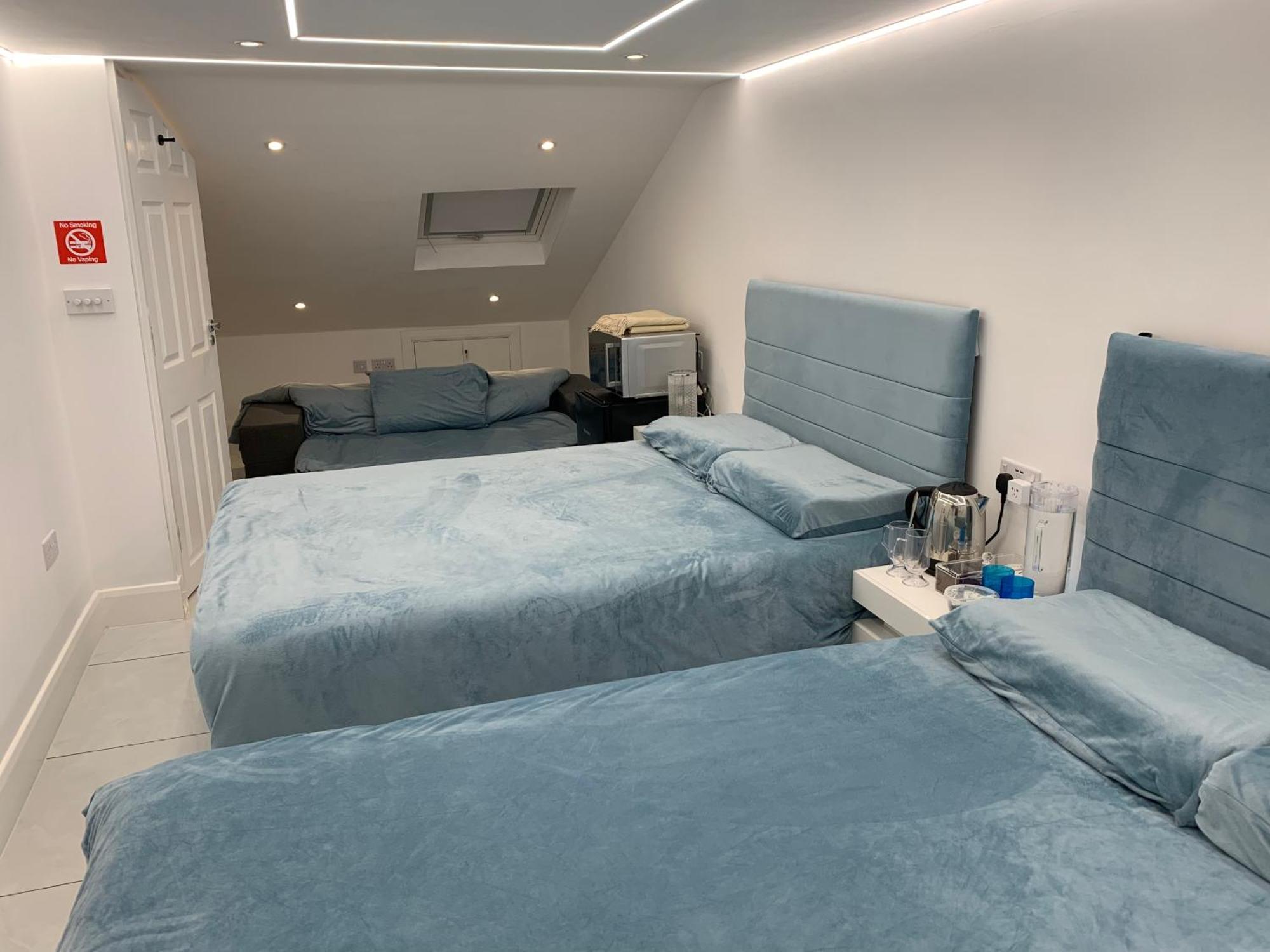 Air Conditioned Modern Double Bed Room With Private Attached Bathroom - Free Parking - Near London Heathrow Airport & Southall Broadway Luaran gambar