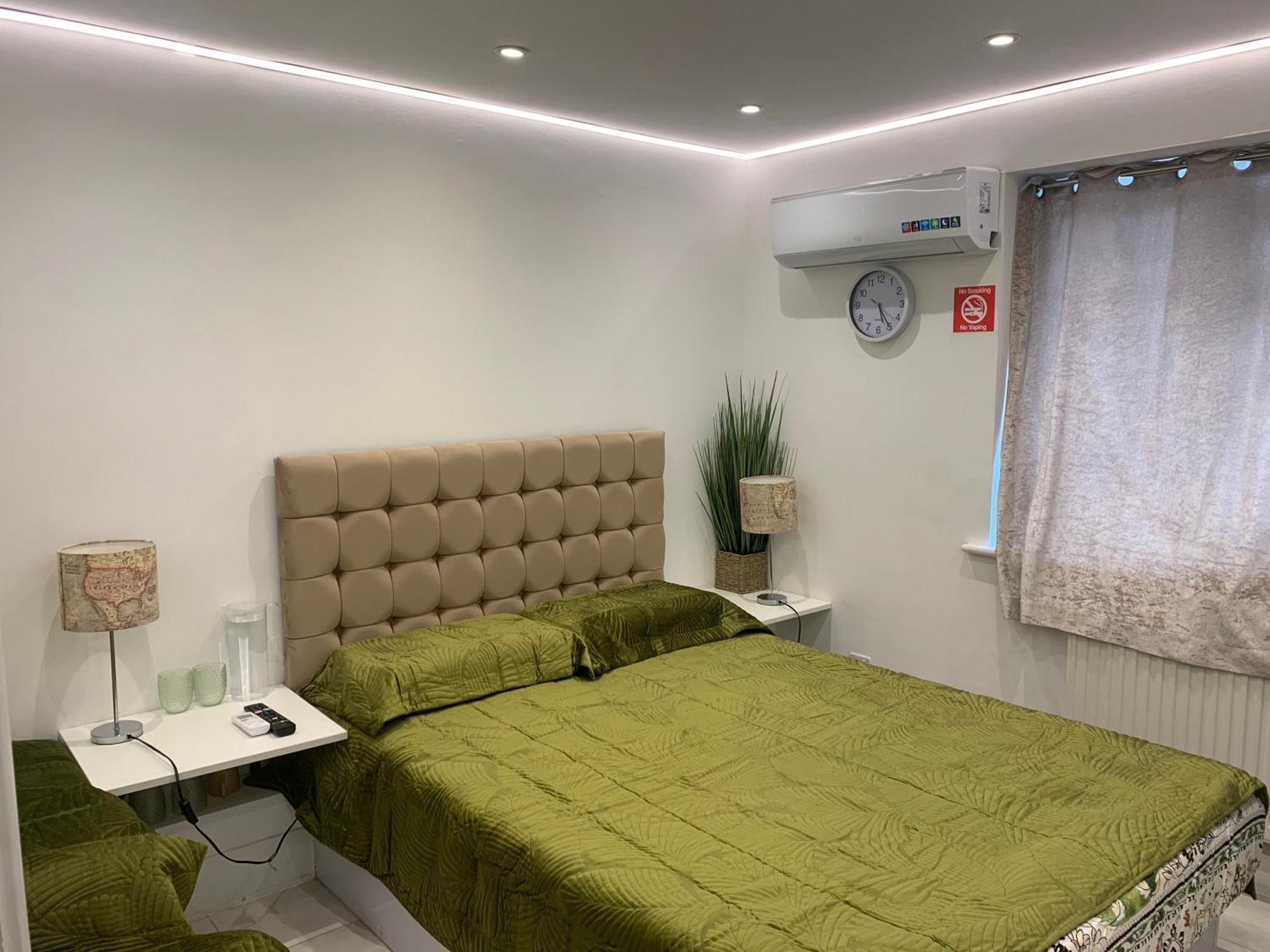 Air Conditioned Modern Double Bed Room With Private Attached Bathroom - Free Parking - Near London Heathrow Airport & Southall Broadway Luaran gambar
