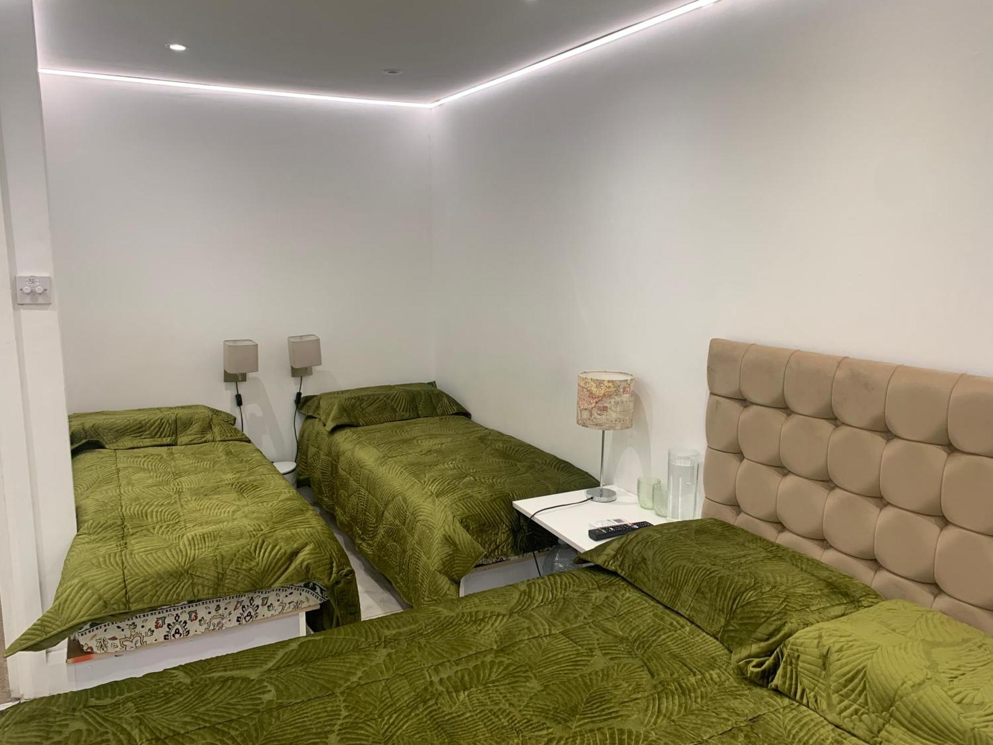 Air Conditioned Modern Double Bed Room With Private Attached Bathroom - Free Parking - Near London Heathrow Airport & Southall Broadway Luaran gambar